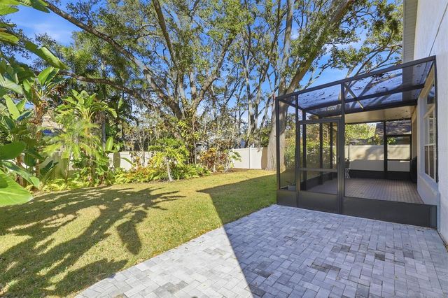 4617 WHISPERING PARK LANE, Tampa, FL 33614