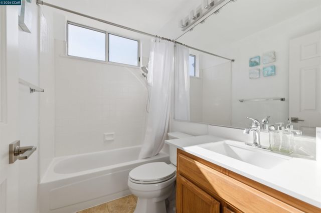 7674 Tuscany Dr, Dublin, CA 94568