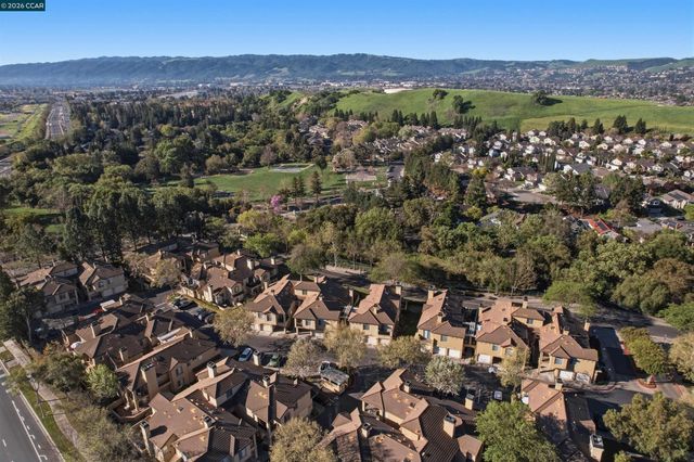 7674 Tuscany Dr, Dublin, CA 94568