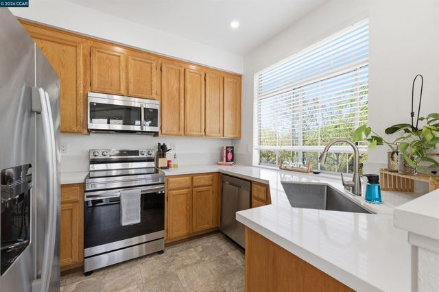 7674 Tuscany Dr, Dublin, CA 94568