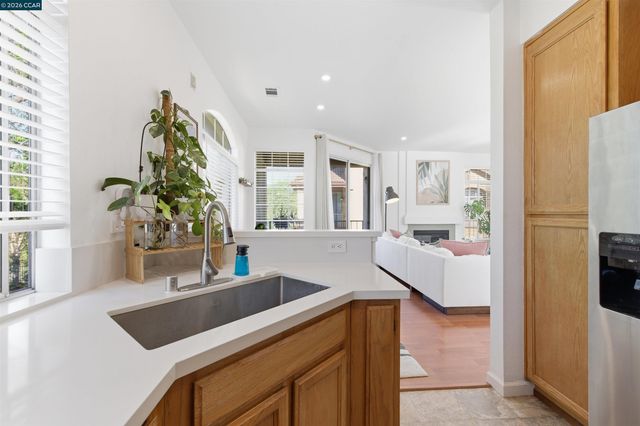 7674 Tuscany Dr, Dublin, CA 94568