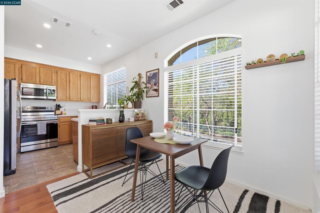 7674 Tuscany Dr, Dublin, CA 94568