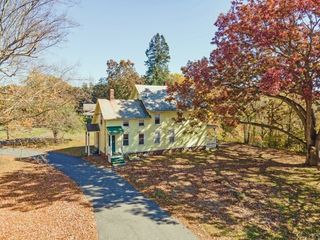 34 Colorado Ave 1, Greenfield, MA 01301