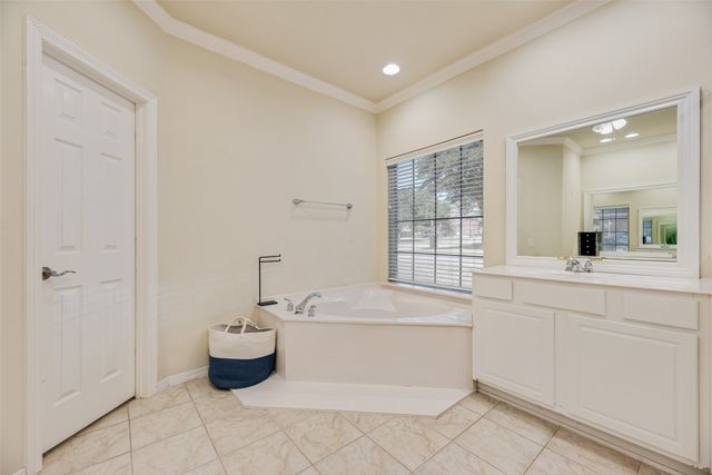 208 Stanford Court, Heath, TX 75032