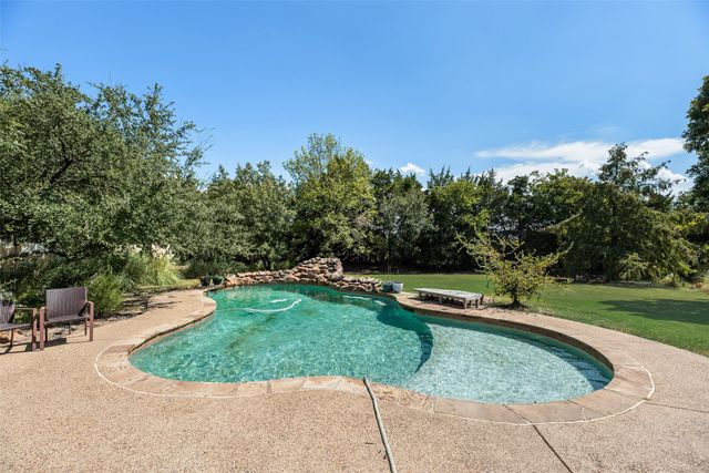 208 Stanford Court, Heath, TX 75032