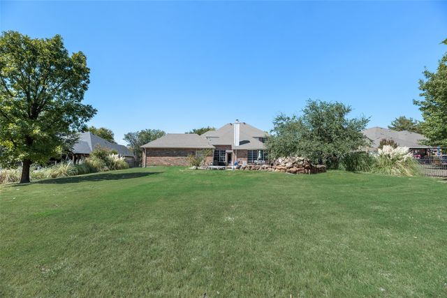 208 Stanford Court, Heath, TX 75032
