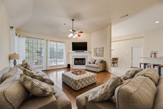208 Stanford Court, Heath, TX 75032
