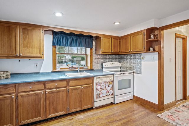 105 Lookout Drive, Sound Beach, NY 11789