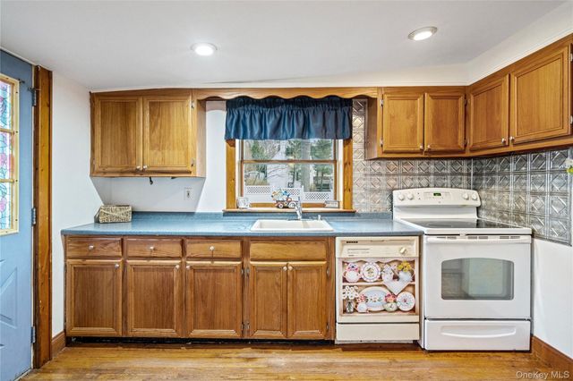 105 Lookout Drive, Sound Beach, NY 11789