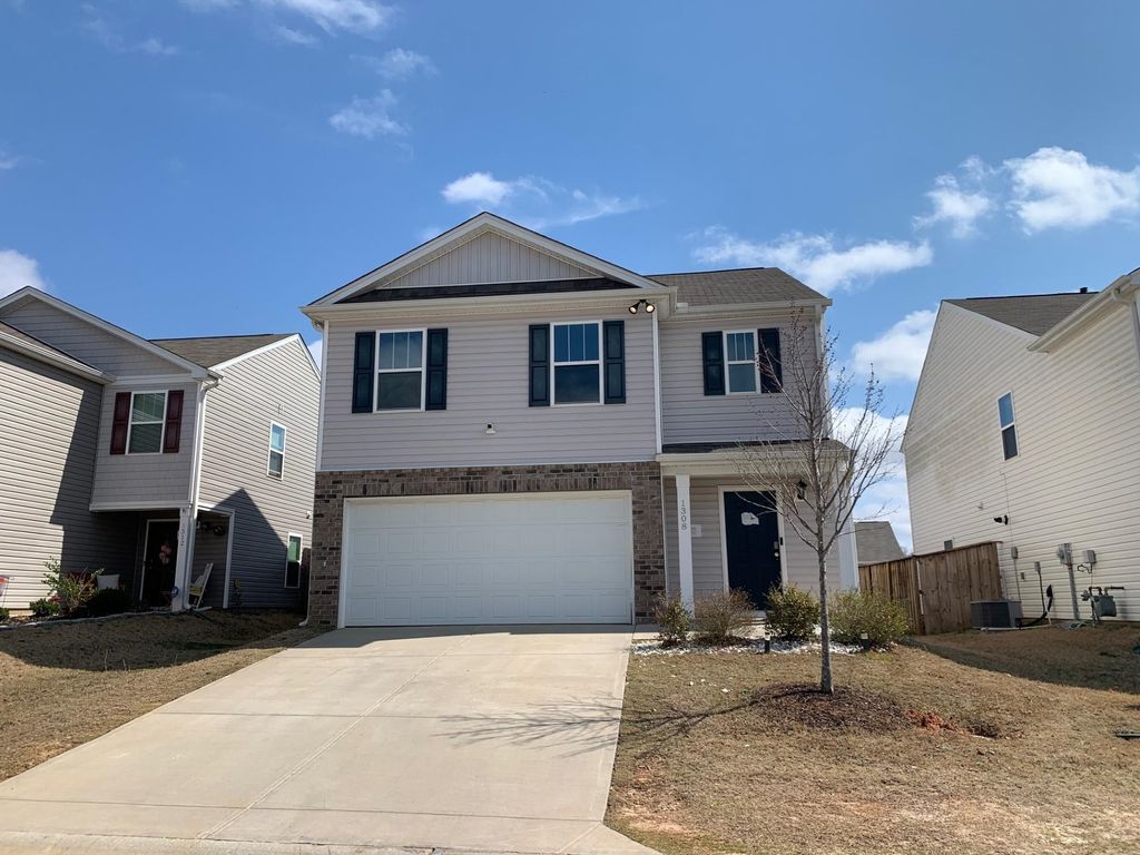 1308 Saddle, Roebuck, SC 29376