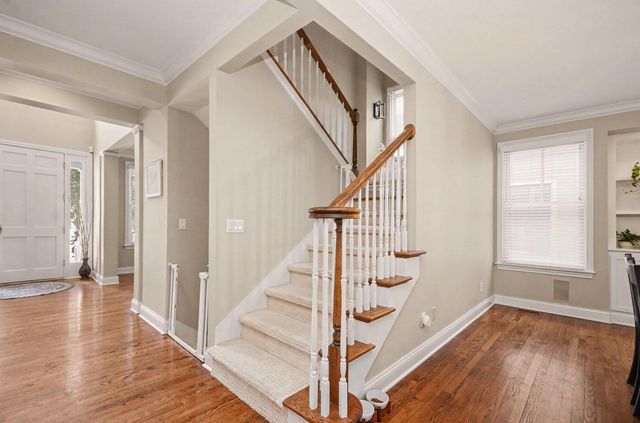 10 Riverbank Drive, Beverly Hills, MI 48025