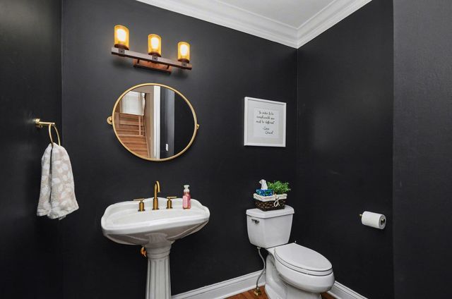 10 Riverbank Drive, Beverly Hills, MI 48025