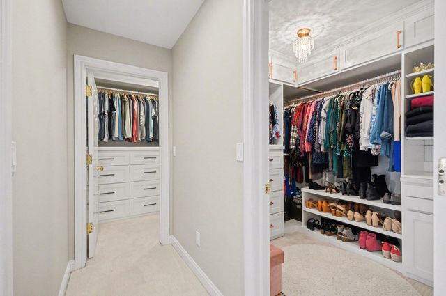 10 Riverbank Drive, Beverly Hills, MI 48025