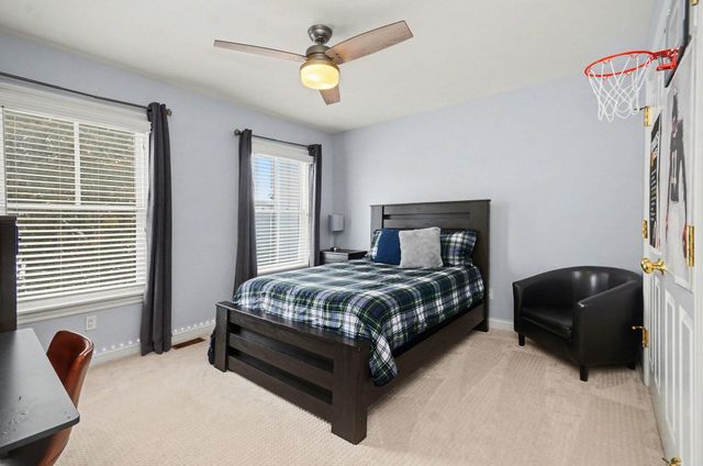 10 Riverbank Drive, Beverly Hills, MI 48025