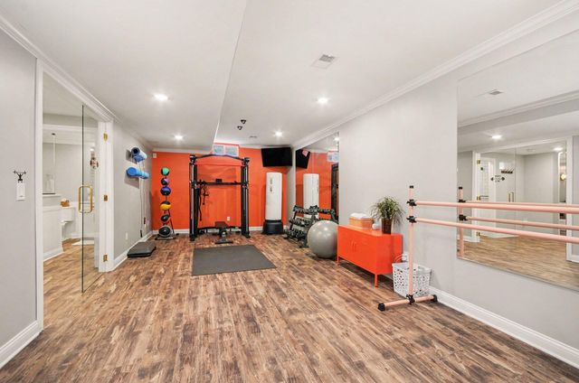 10 Riverbank Drive, Beverly Hills, MI 48025