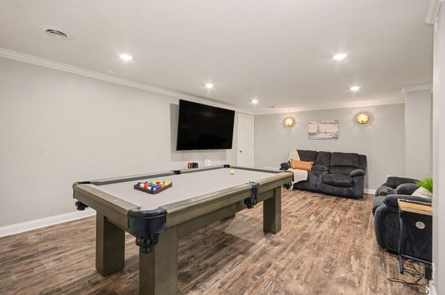 10 Riverbank Drive, Beverly Hills, MI 48025