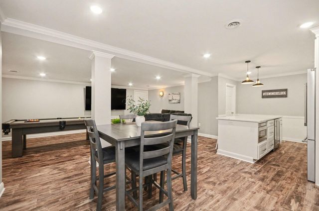 10 Riverbank Drive, Beverly Hills, MI 48025