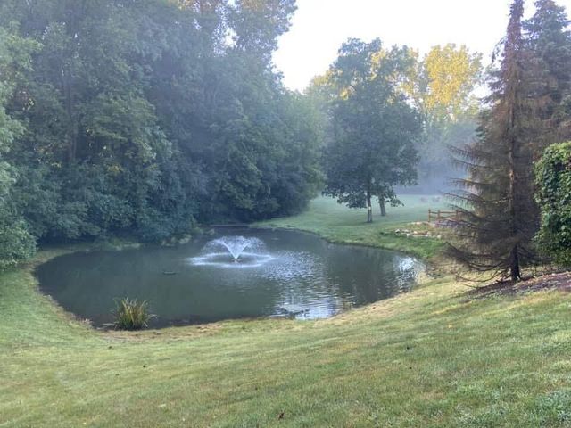 10 Riverbank Drive, Beverly Hills, MI 48025