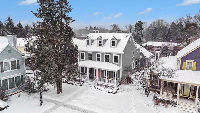 10 Riverbank Drive, Beverly Hills, MI 48025