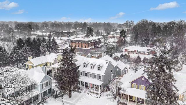 10 Riverbank Drive, Beverly Hills, MI 48025