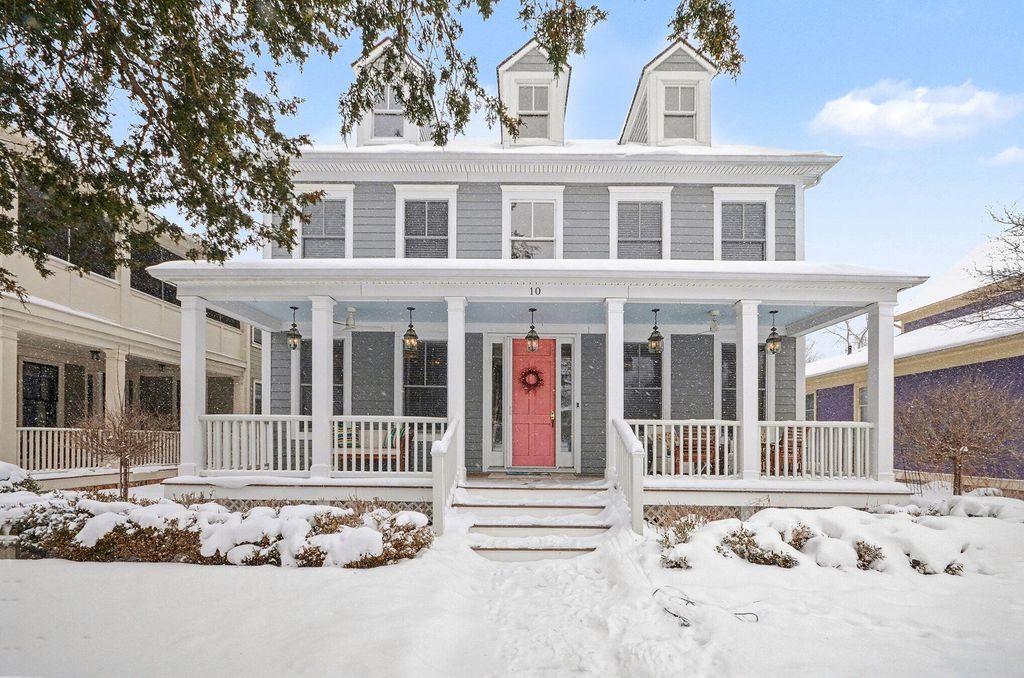 10 Riverbank Drive, Beverly Hills, MI 48025