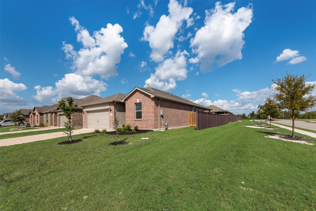 2004 Penaflor Drive, Anna, TX 75409