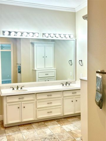 807 Kipp Avenue C, Kemah, TX 77565