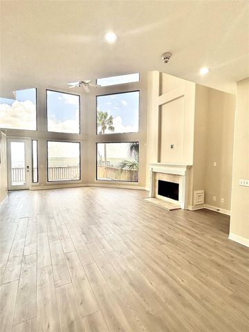 807 Kipp Avenue C, Kemah, TX 77565