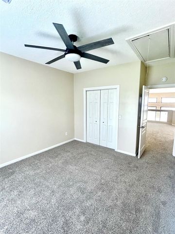 807 Kipp Avenue C, Kemah, TX 77565