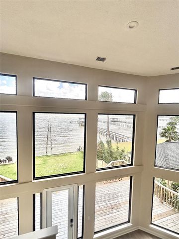 807 Kipp Avenue C, Kemah, TX 77565