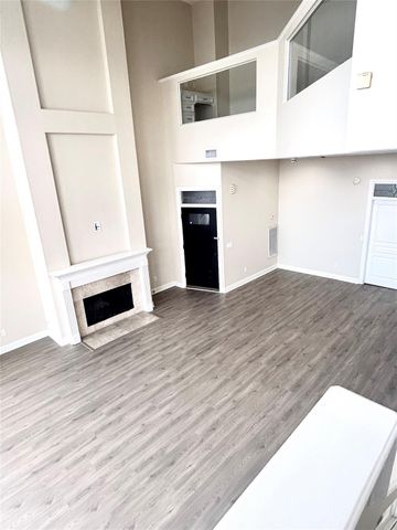 807 Kipp Avenue C, Kemah, TX 77565