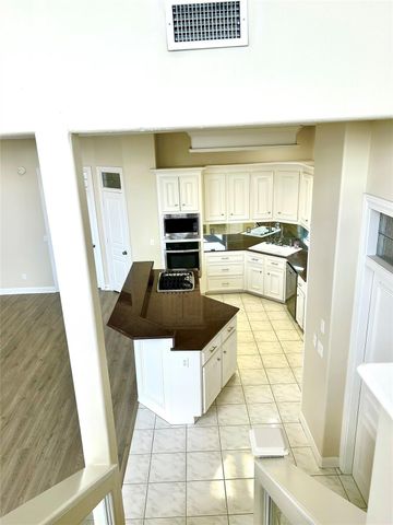 807 Kipp Avenue C, Kemah, TX 77565