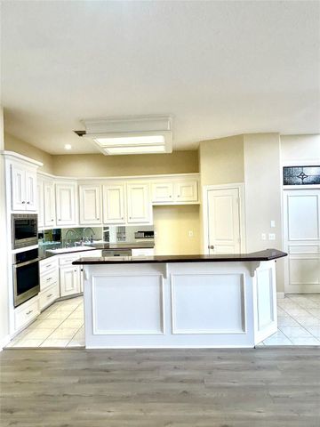 807 Kipp Avenue C, Kemah, TX 77565