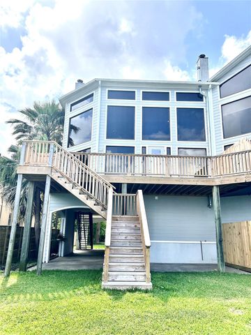807 Kipp Avenue C, Kemah, TX 77565