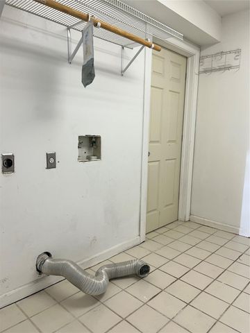 807 Kipp Avenue C, Kemah, TX 77565