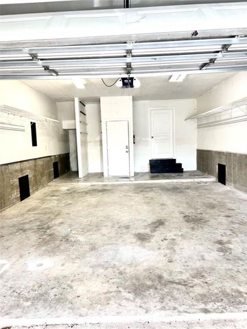 807 Kipp Avenue C, Kemah, TX 77565