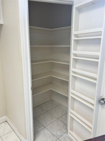 807 Kipp Avenue C, Kemah, TX 77565