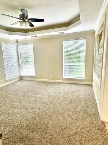 807 Kipp Avenue C, Kemah, TX 77565