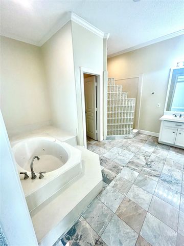 807 Kipp Avenue C, Kemah, TX 77565
