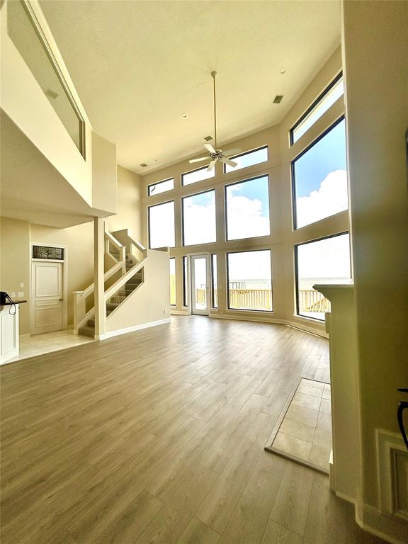 807 Kipp Avenue C, Kemah, TX 77565