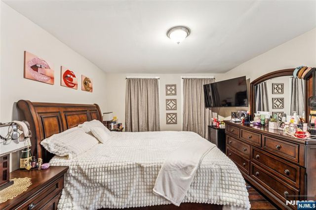 21 Ellington Street, East Orange, NJ 07017
