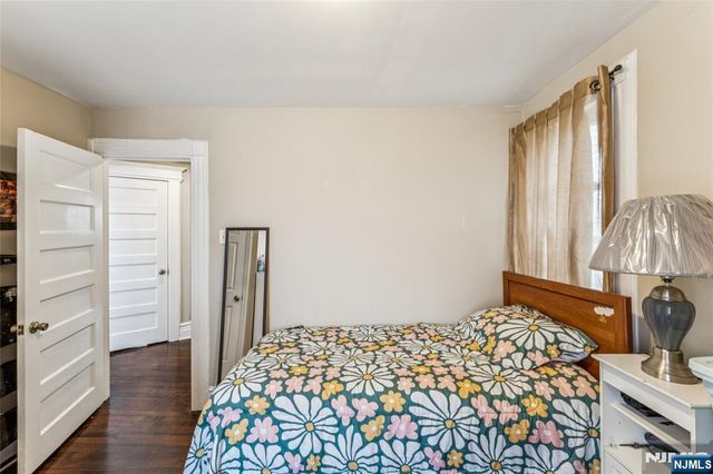21 Ellington Street, East Orange, NJ 07017