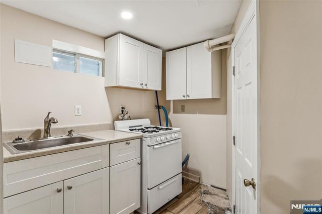 21 Ellington Street, East Orange, NJ 07017