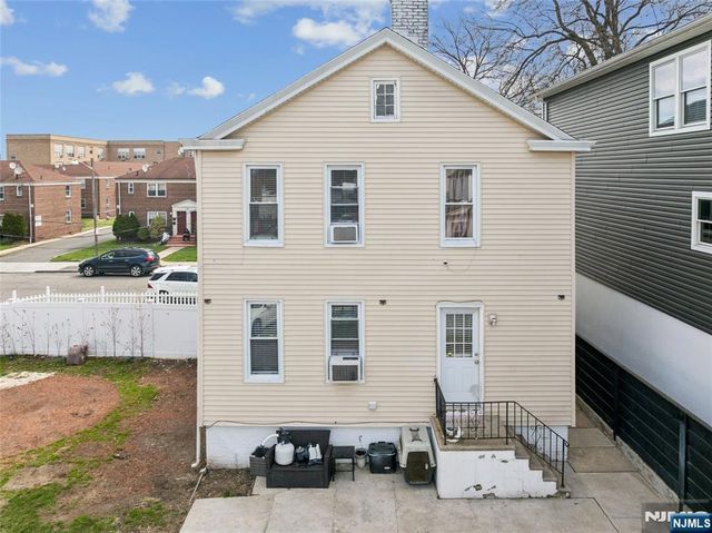 21 Ellington Street, East Orange, NJ 07017