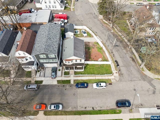 21 Ellington Street, East Orange, NJ 07017