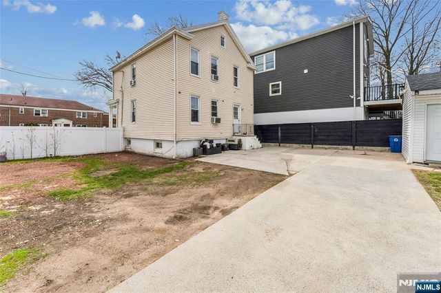 21 Ellington Street, East Orange, NJ 07017