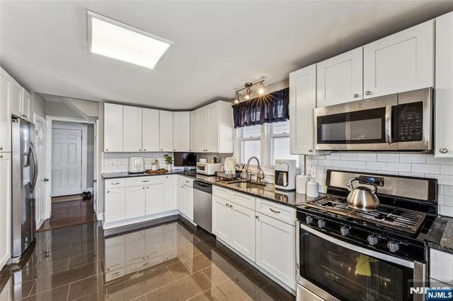 21 Ellington Street, East Orange, NJ 07017