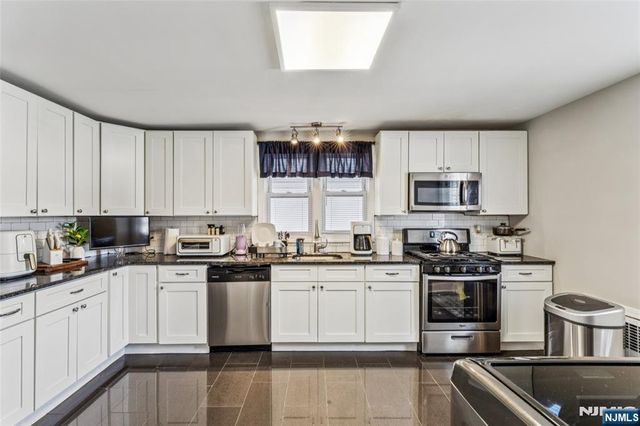 21 Ellington Street, East Orange, NJ 07017
