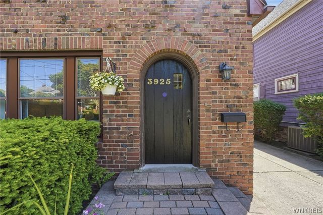 3925 Washington Street, Niagara Falls, NY 14305