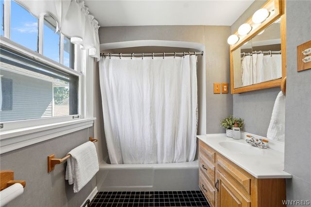 3925 Washington Street, Niagara Falls, NY 14305